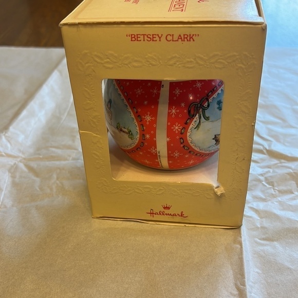 Vintage Hallmark 1980 Betsey Clark Glass Christmas Ornament in original box - Picture 5 of 13
